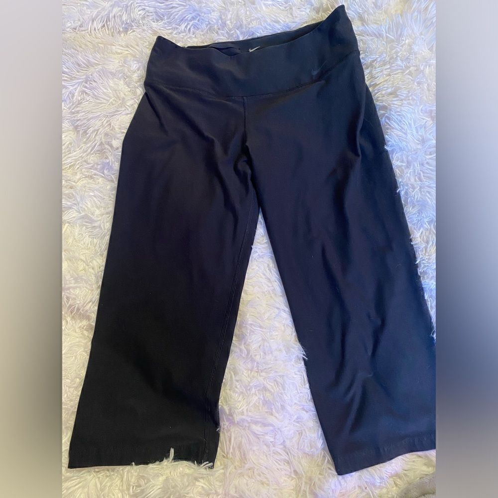 Nike Dri-Fit Black Capri Leggings, Medium